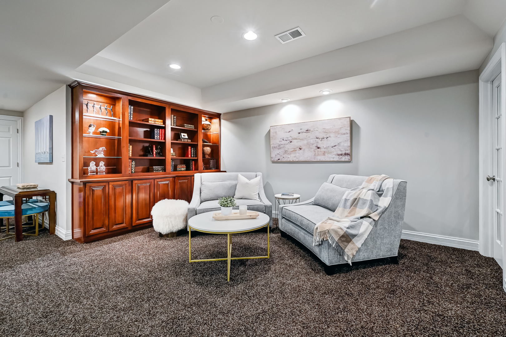 708 Fairfield Court, Westmont, IL 60559