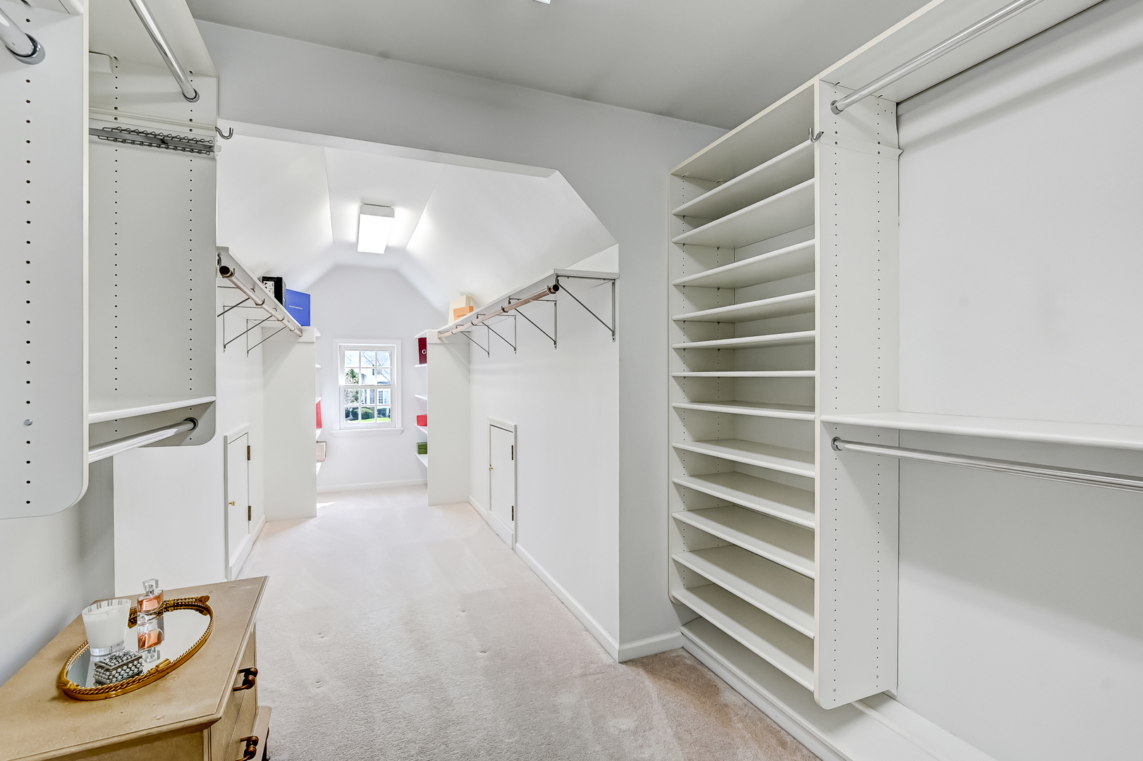 708 Fairfield Court, Westmont, IL 60559