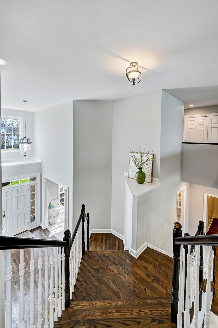 708 Fairfield Court, Westmont, IL 60559