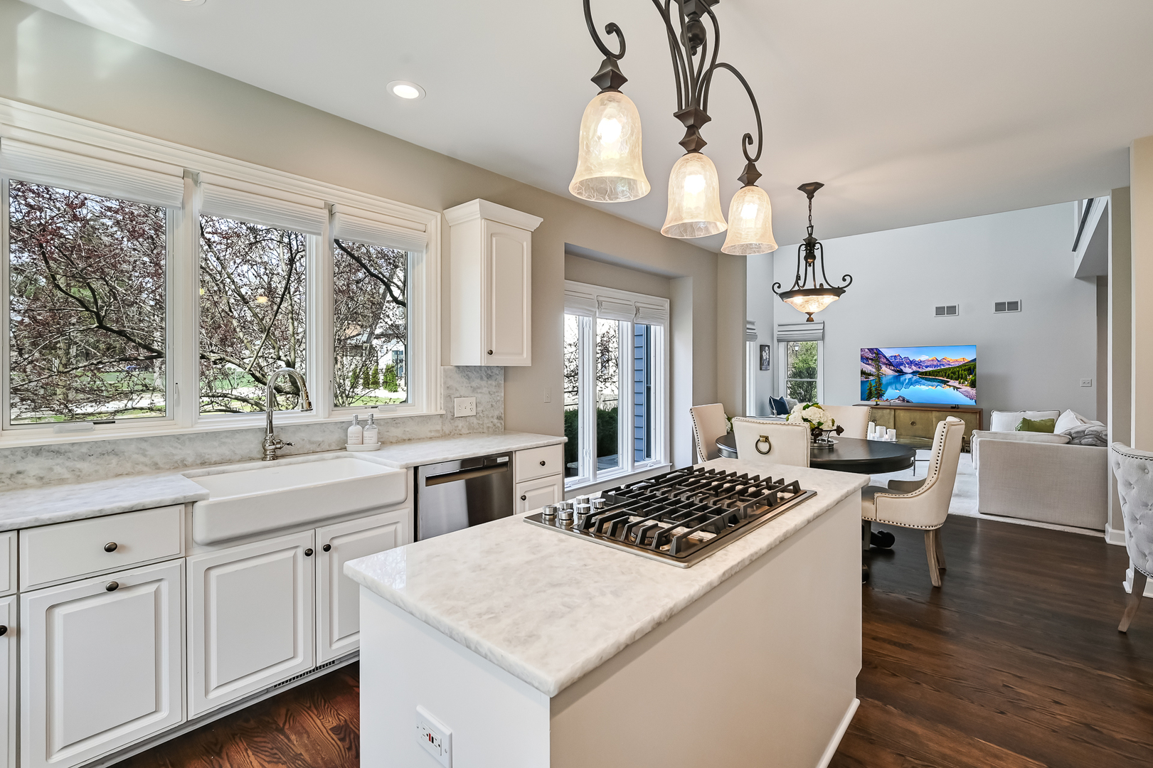 708 Fairfield Court, Westmont, IL 60559