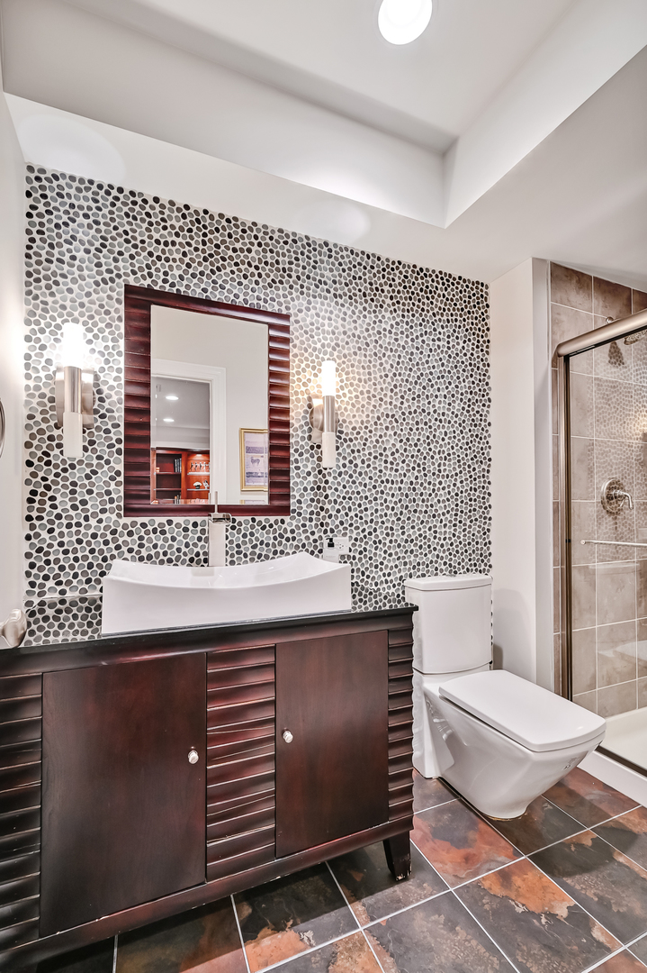 708 Fairfield Court, Westmont, IL 60559