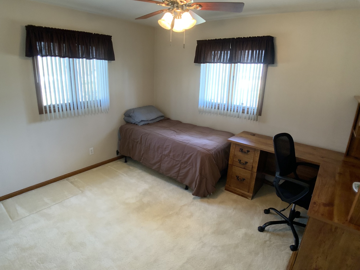 12628 Willow Lane, Genoa, IL 60135