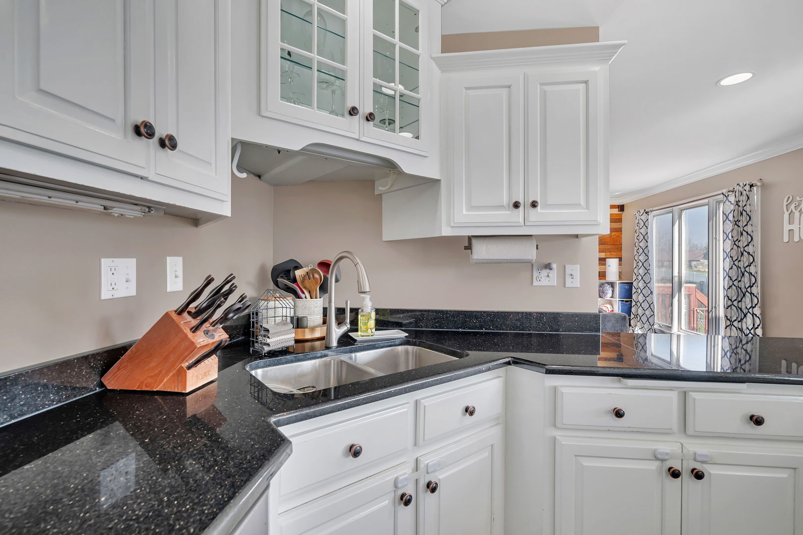 208 Santos Avenue, Minooka, IL 60447