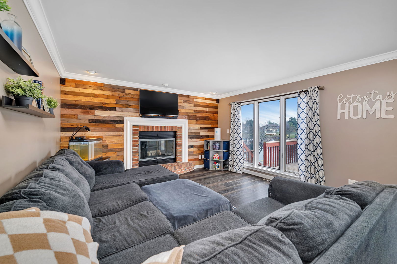 208 Santos Avenue, Minooka, IL 60447