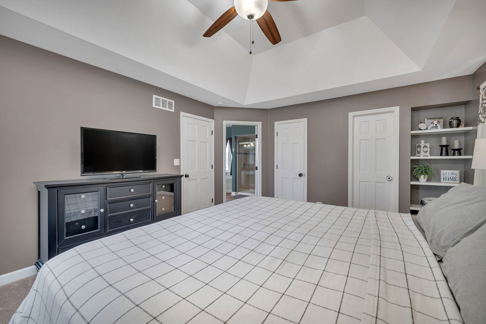 208 Santos Avenue, Minooka, IL 60447