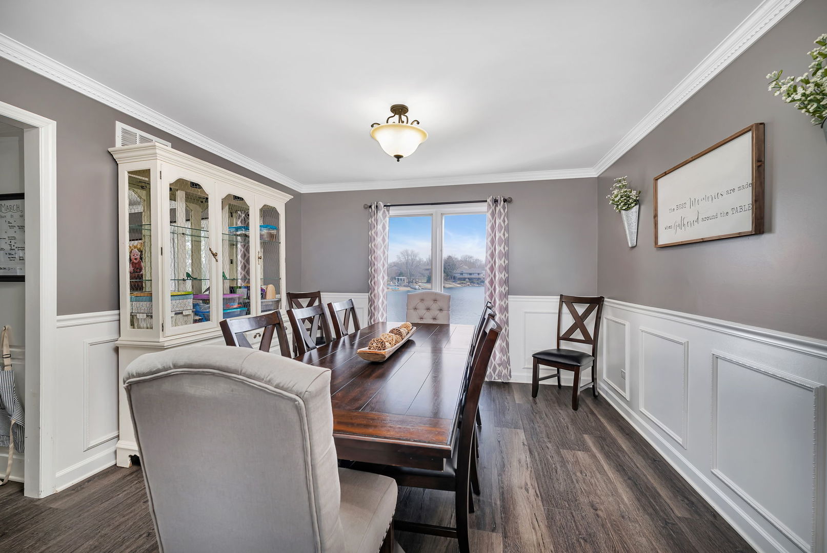 208 Santos Avenue, Minooka, IL 60447