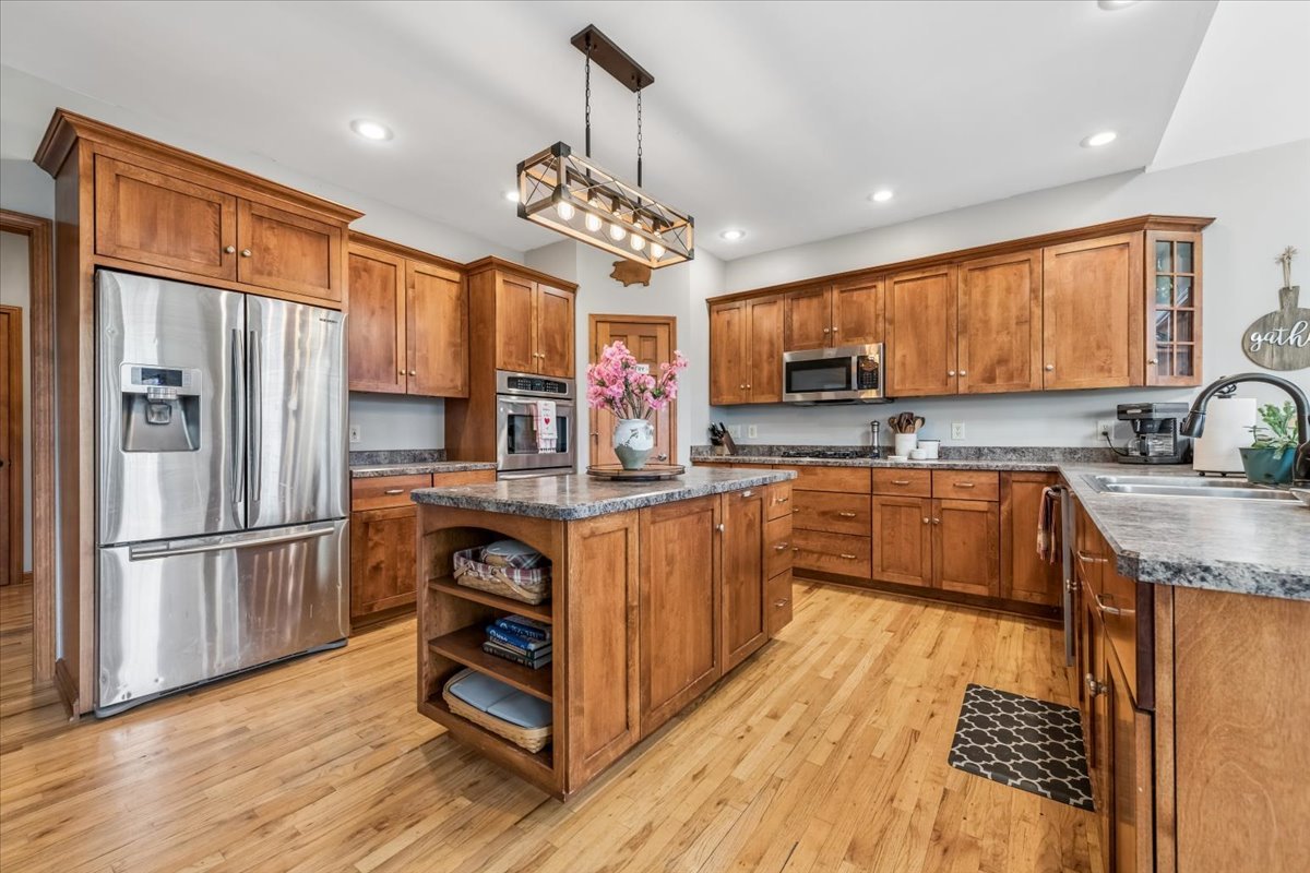 12556 Woodview Street, Plano, IL 60545