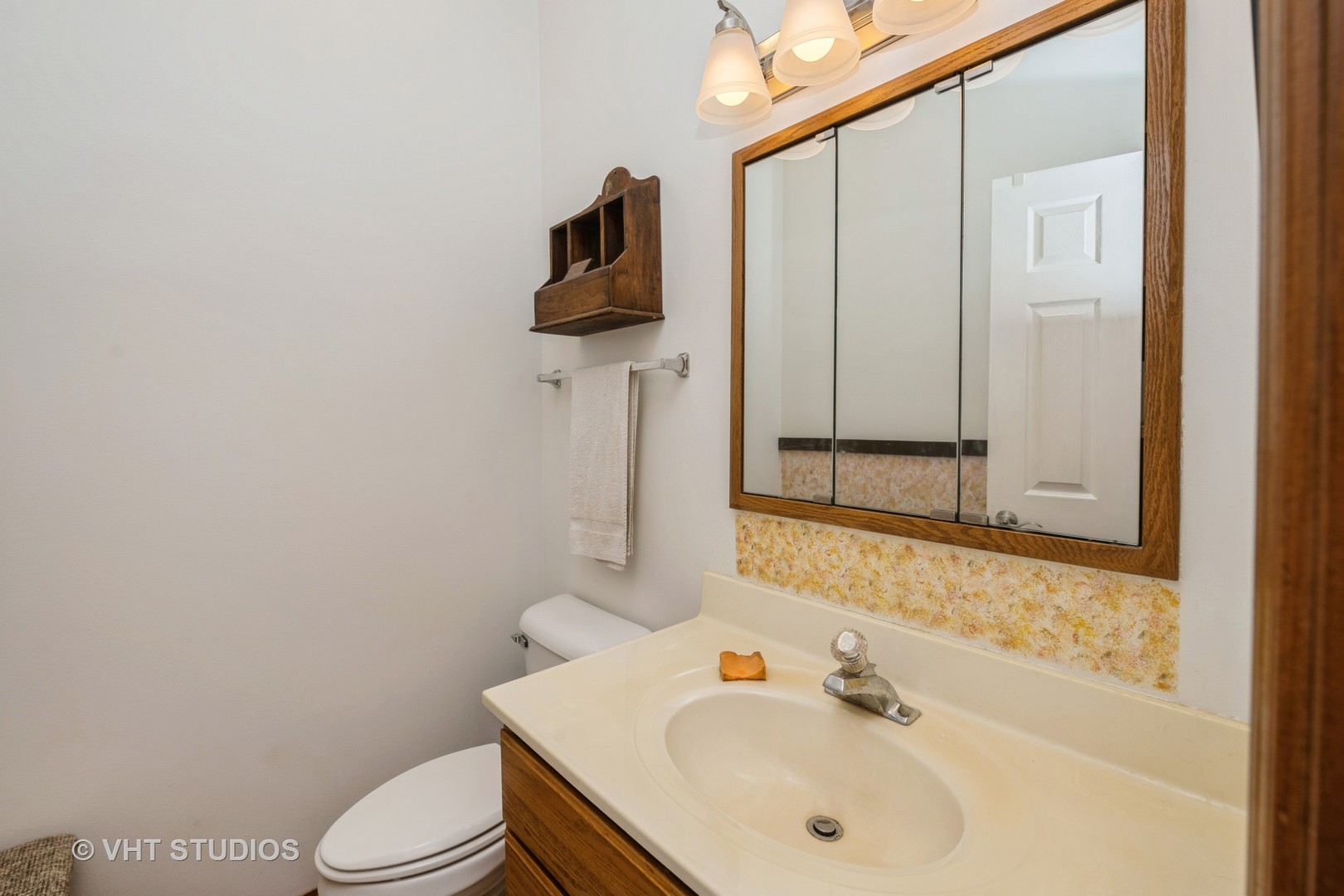 1016 Castleton Court, Grayslake, IL 60030