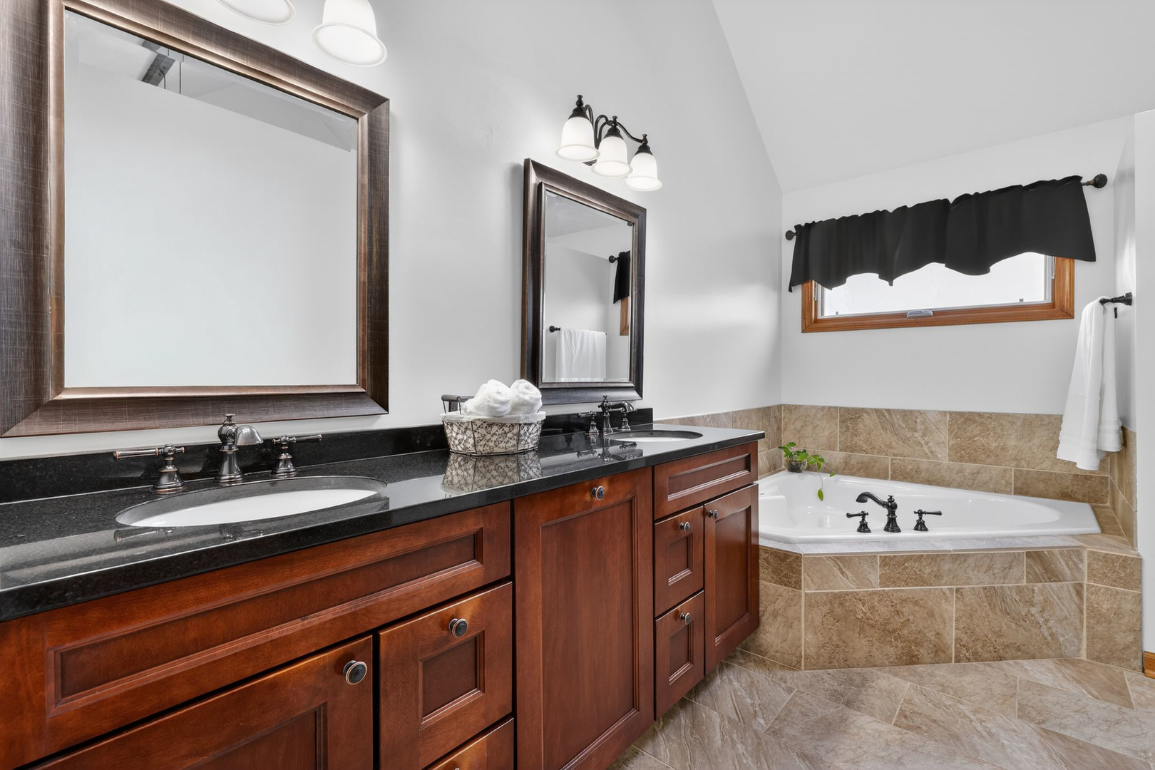 3700 Charlemaine Drive, Aurora, IL 60504