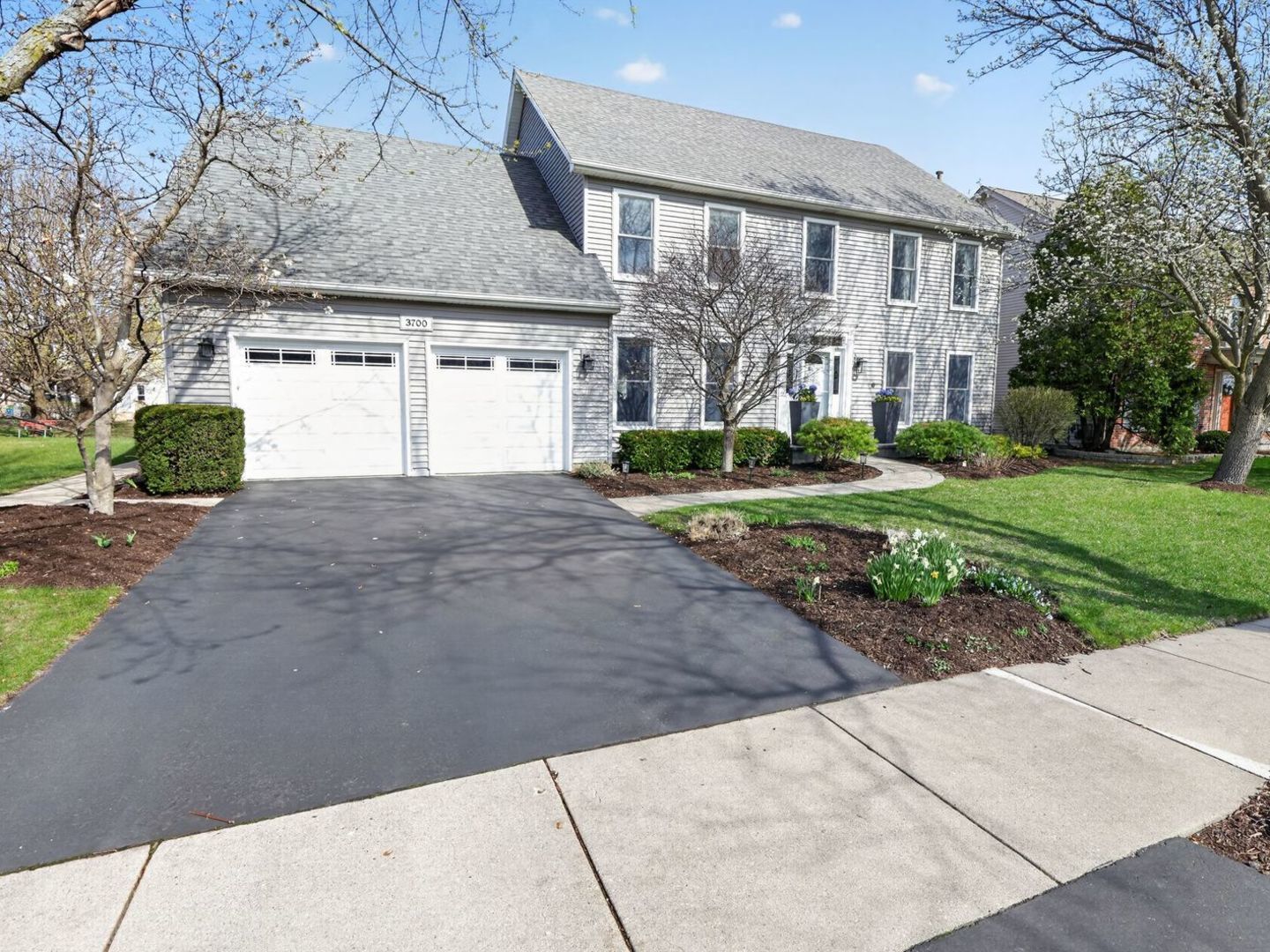 3700 Charlemaine Drive, Aurora, IL 60504