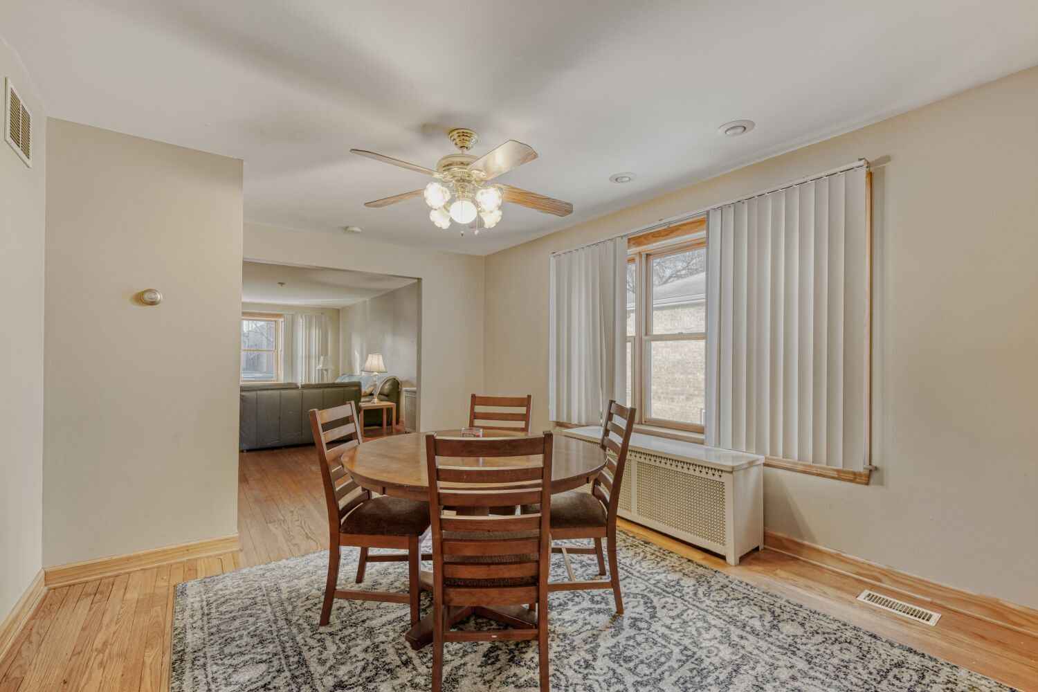 3333 S Emerald Avenue, Chicago, IL 60616