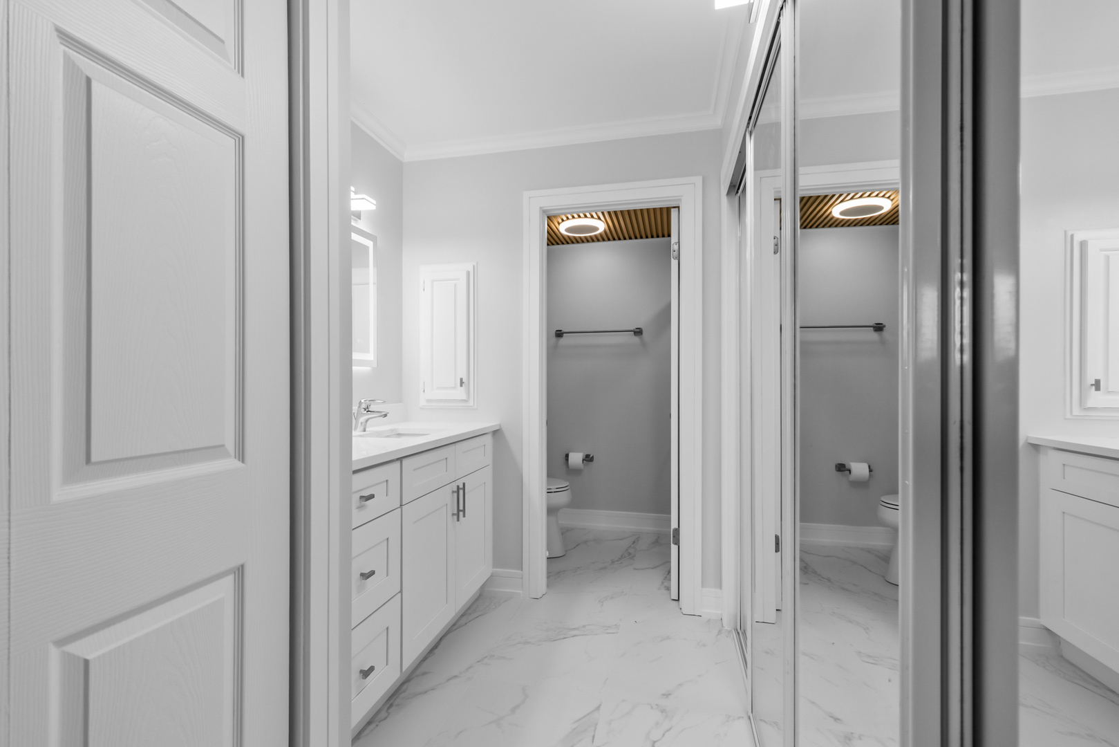 2086 Saint Johns Avenue #306, Highland Park, IL 60035