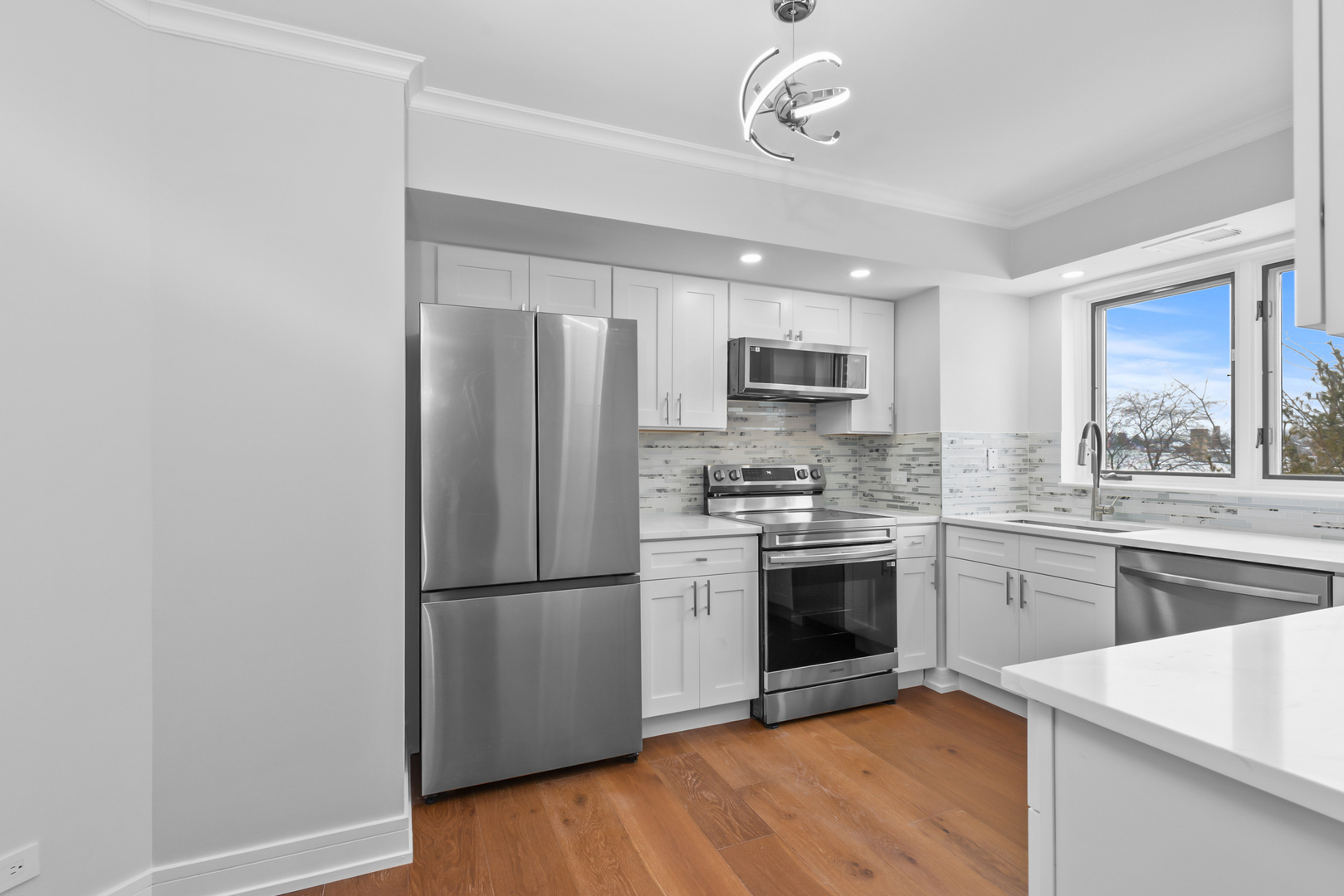 2086 Saint Johns Avenue #306, Highland Park, IL 60035