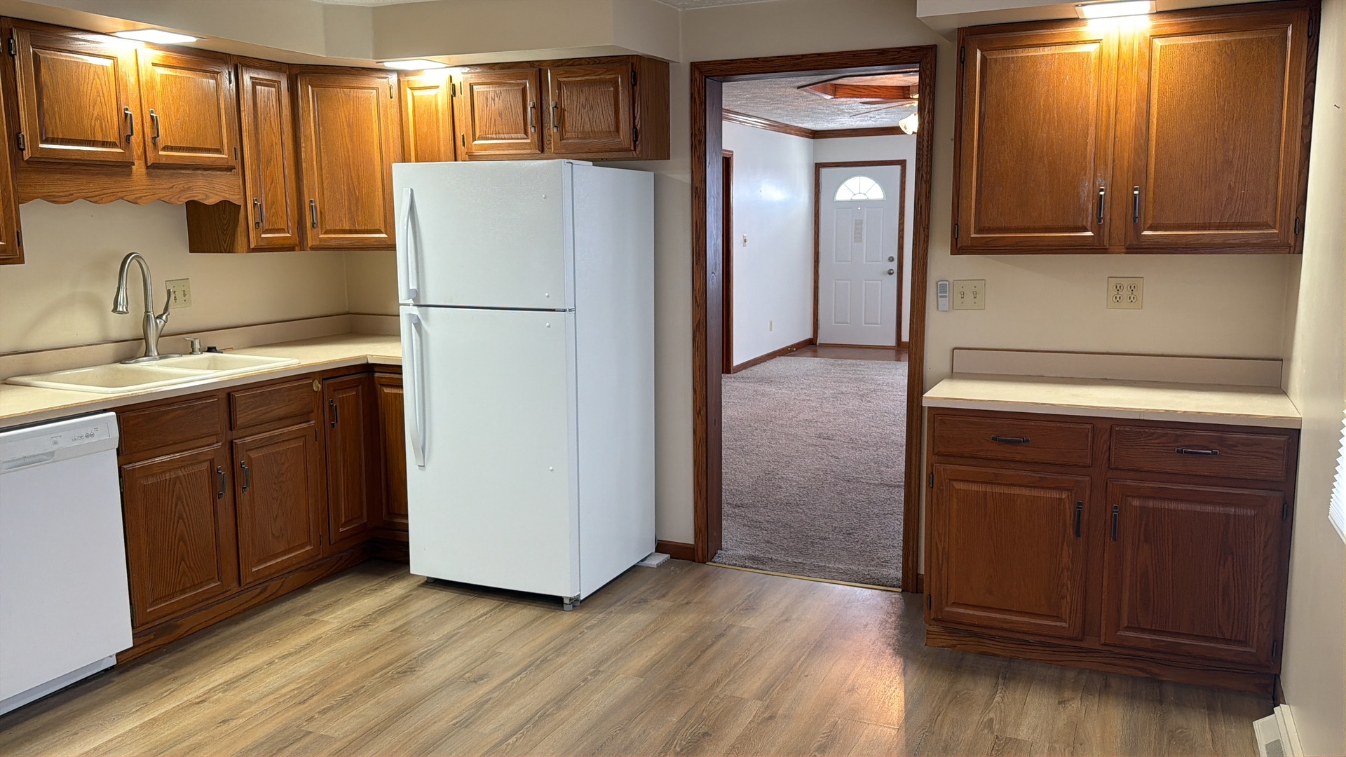 609 E Clay Street, Clinton, IL 61727