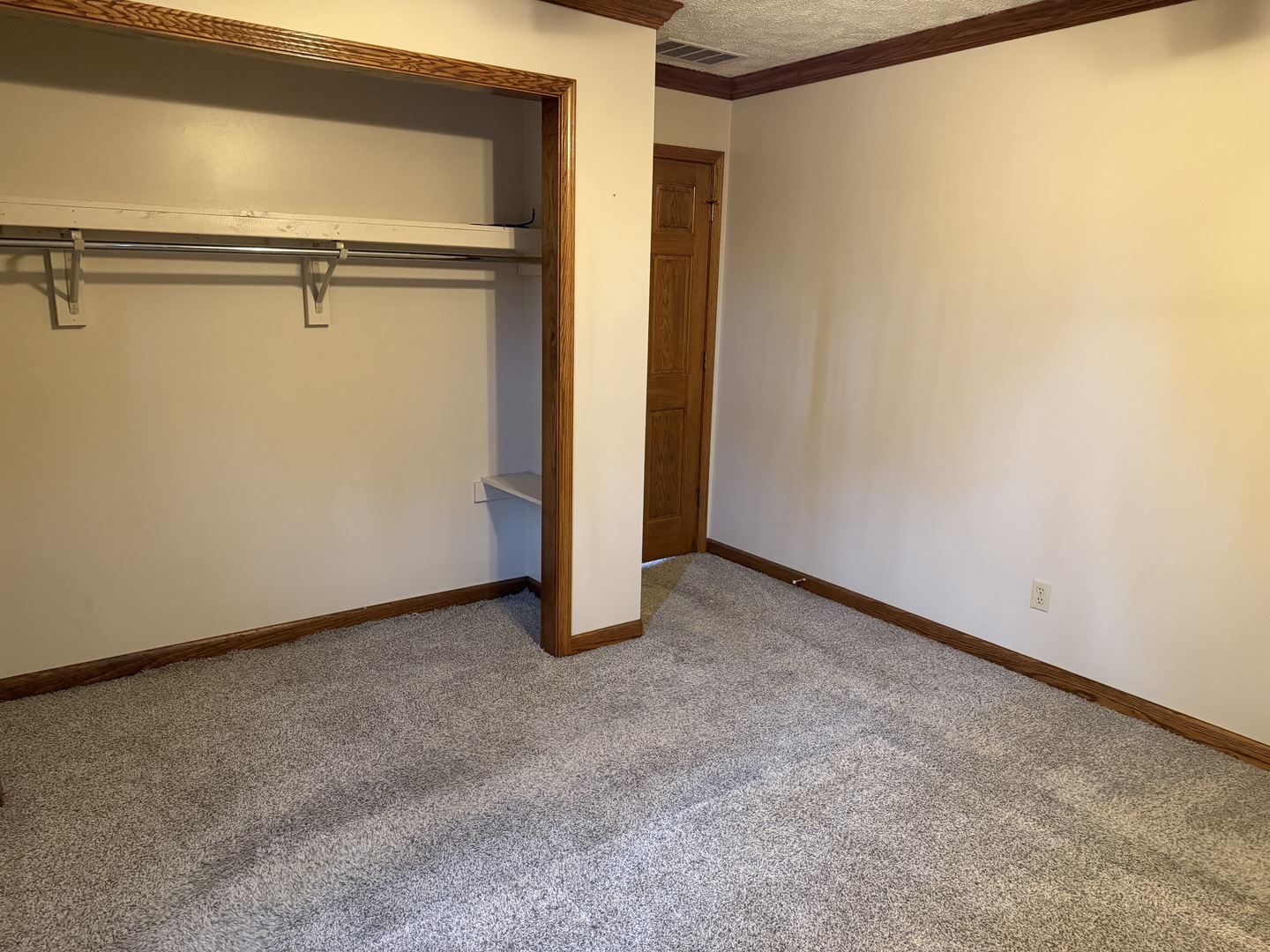 609 E Clay Street, Clinton, IL 61727