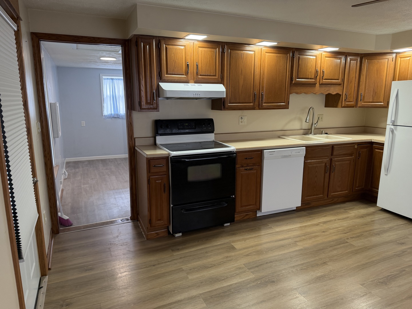 609 E Clay Street, Clinton, IL 61727