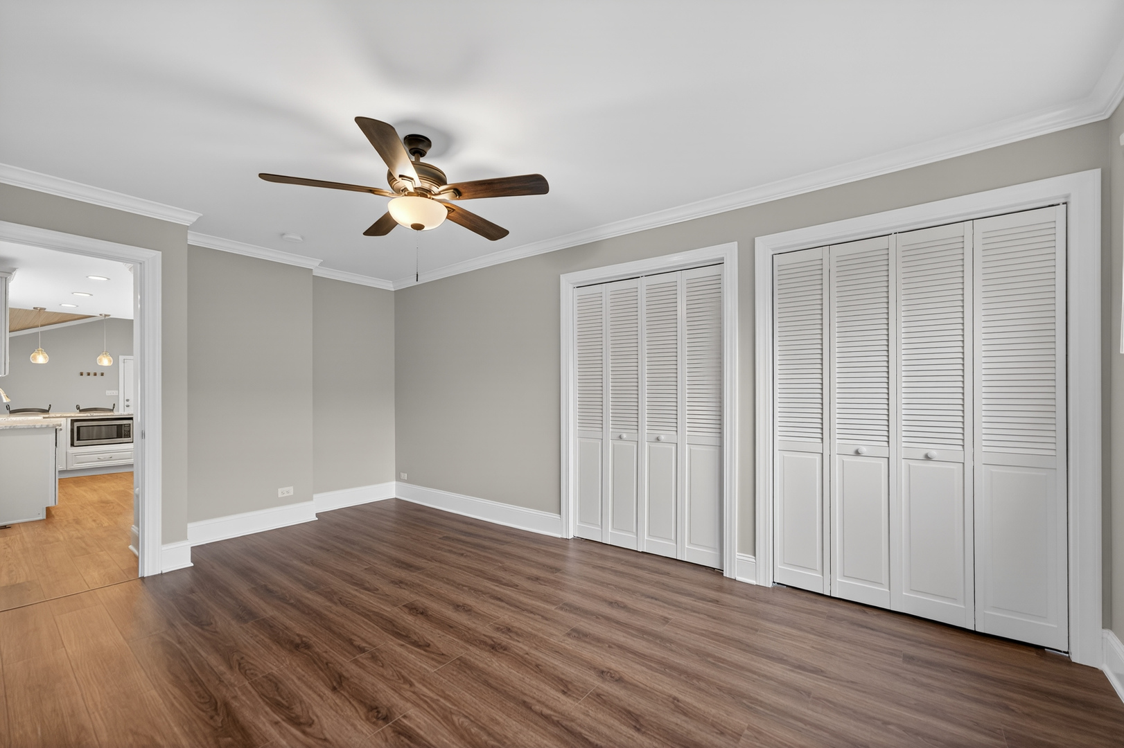 270 S Ott Avenue, Glen Ellyn, IL 60137