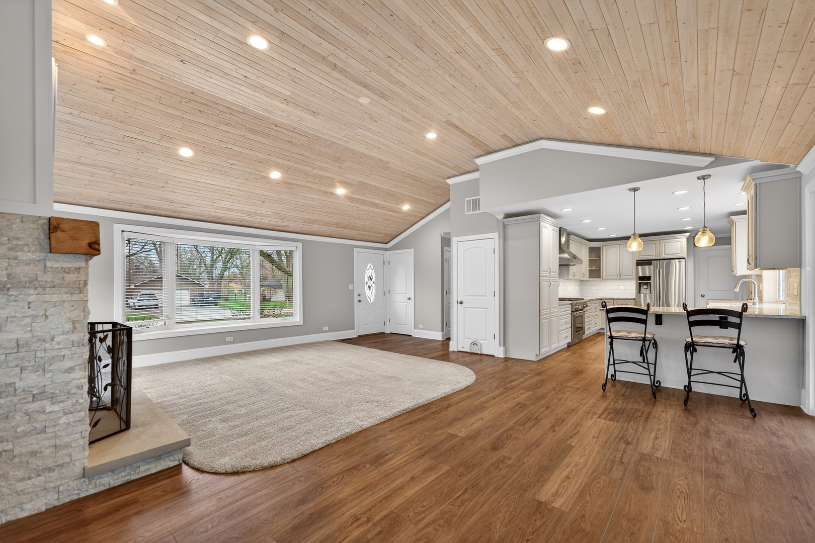 270 S Ott Avenue, Glen Ellyn, IL 60137