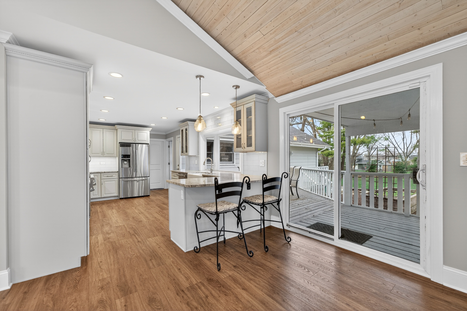 270 S Ott Avenue, Glen Ellyn, IL 60137