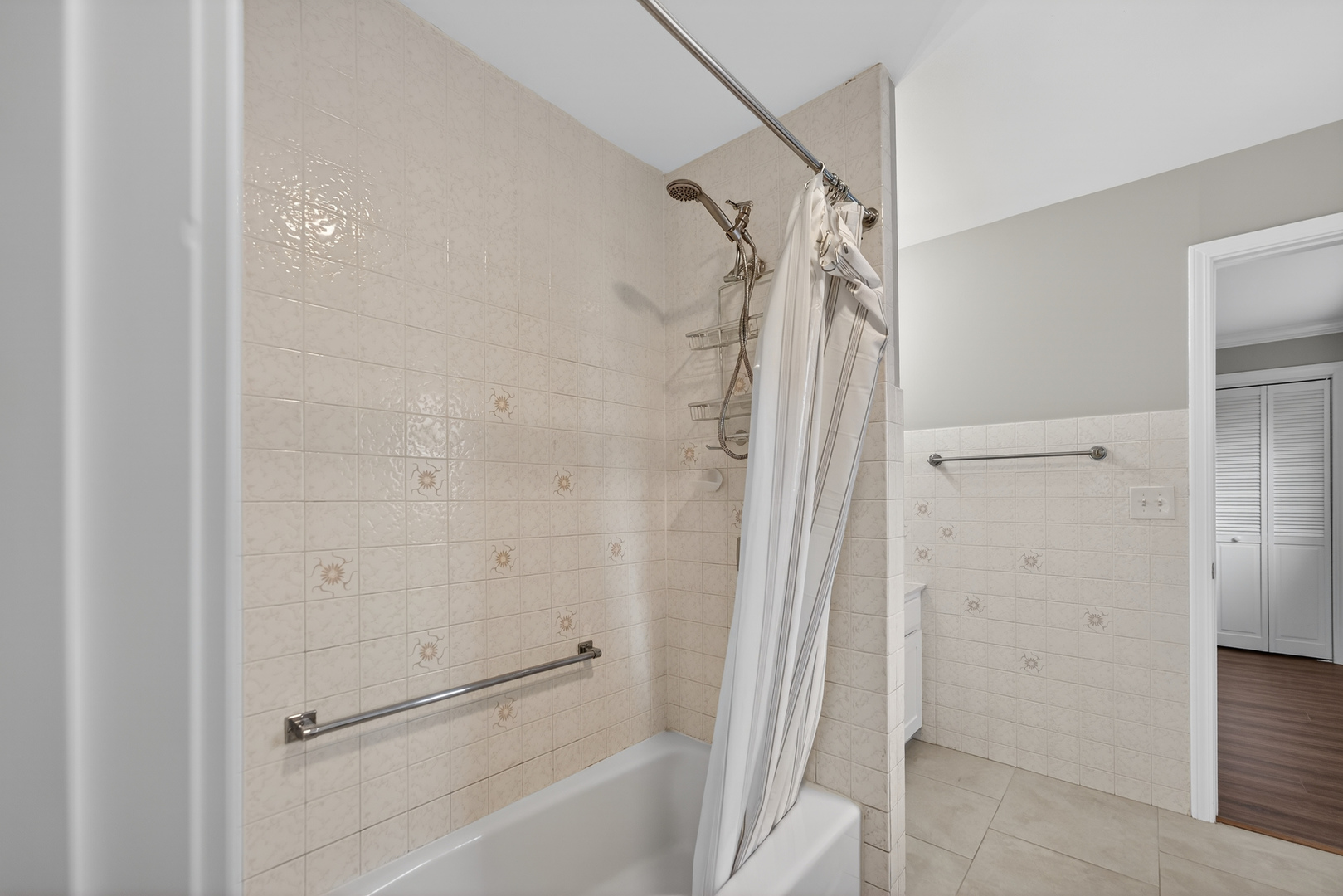 270 S Ott Avenue, Glen Ellyn, IL 60137