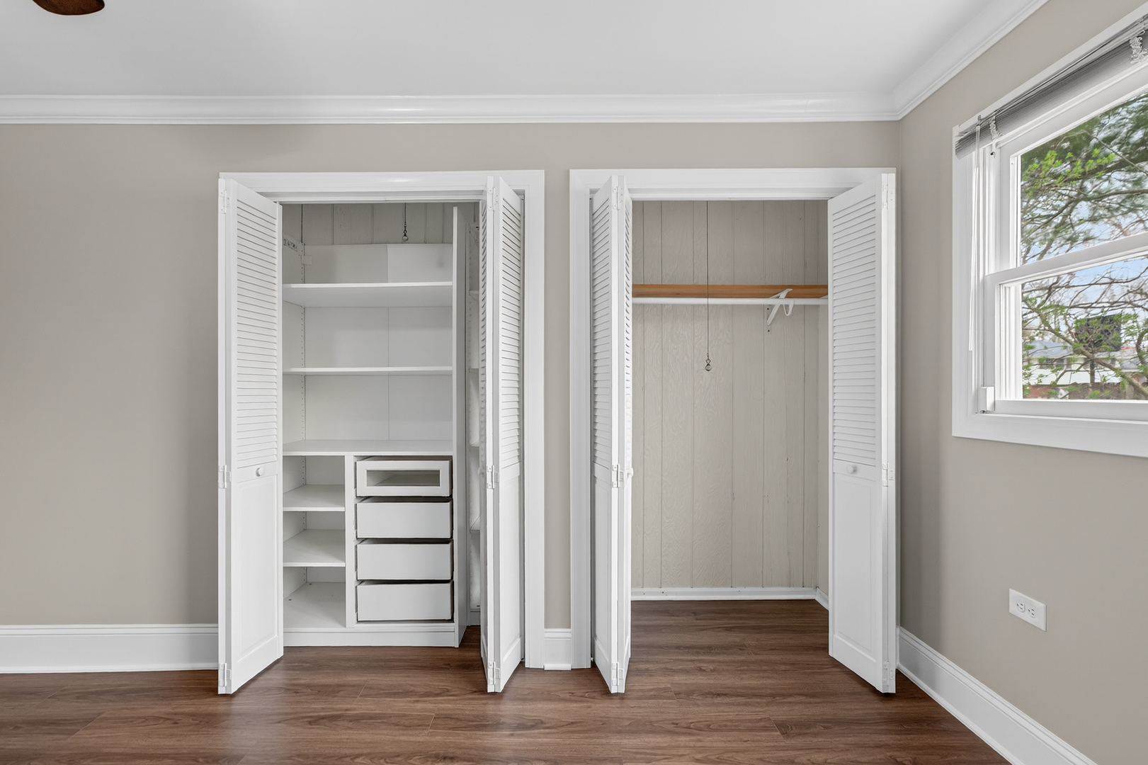 270 S Ott Avenue, Glen Ellyn, IL 60137