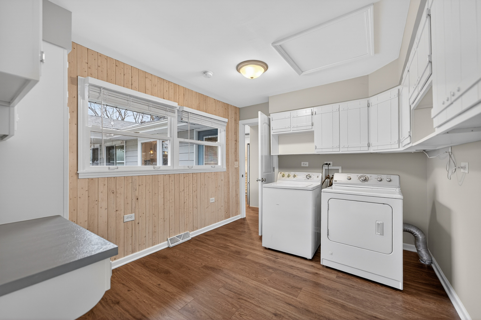 270 S Ott Avenue, Glen Ellyn, IL 60137