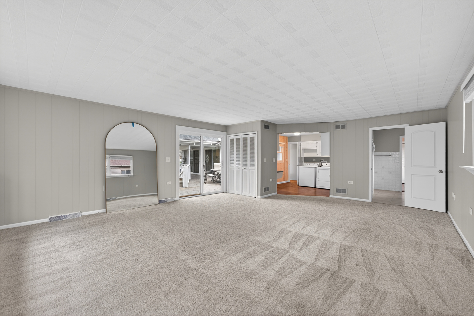 270 S Ott Avenue, Glen Ellyn, IL 60137