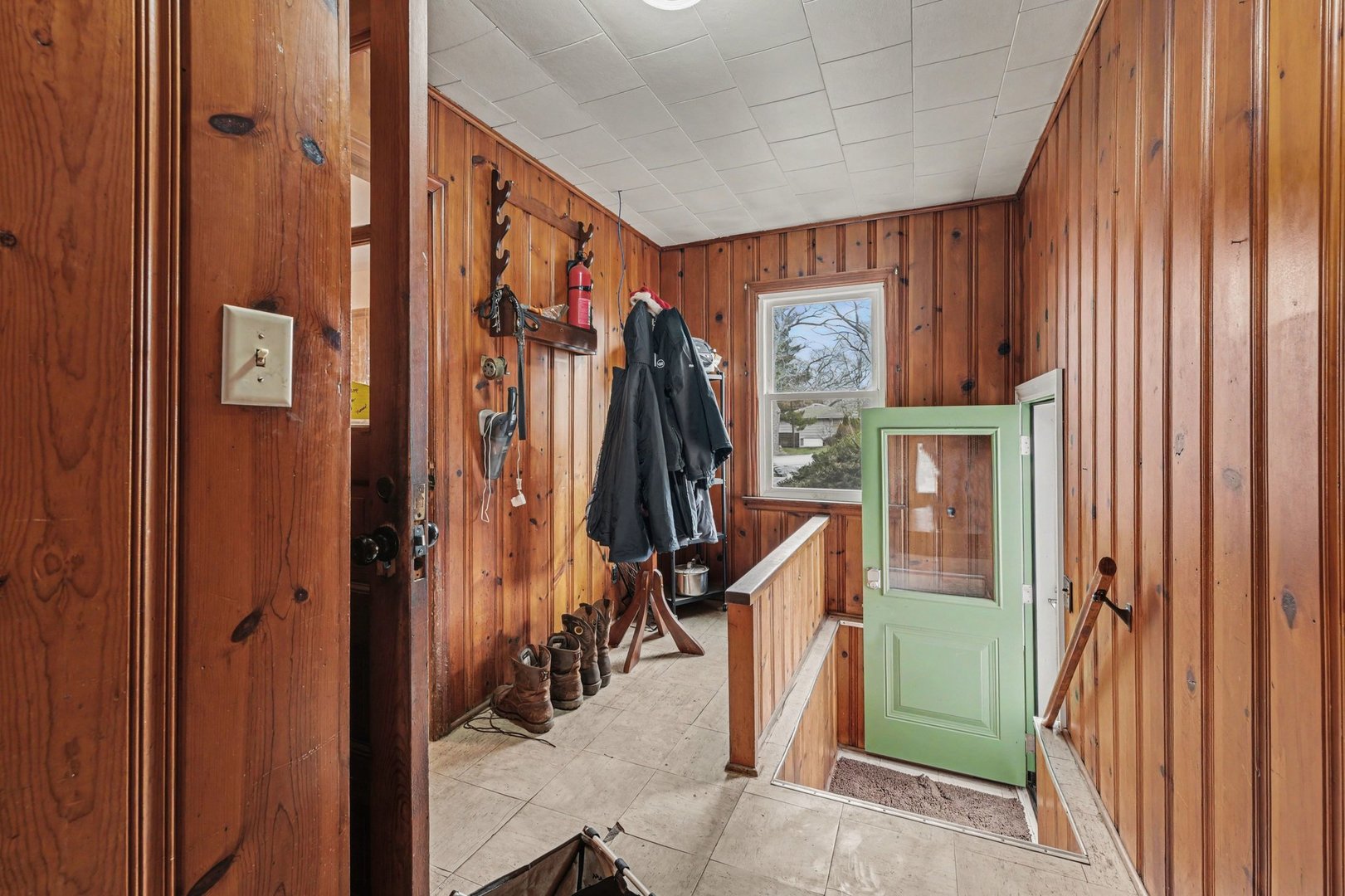 1999 Indiana Avenue, Lansing, IL 60438