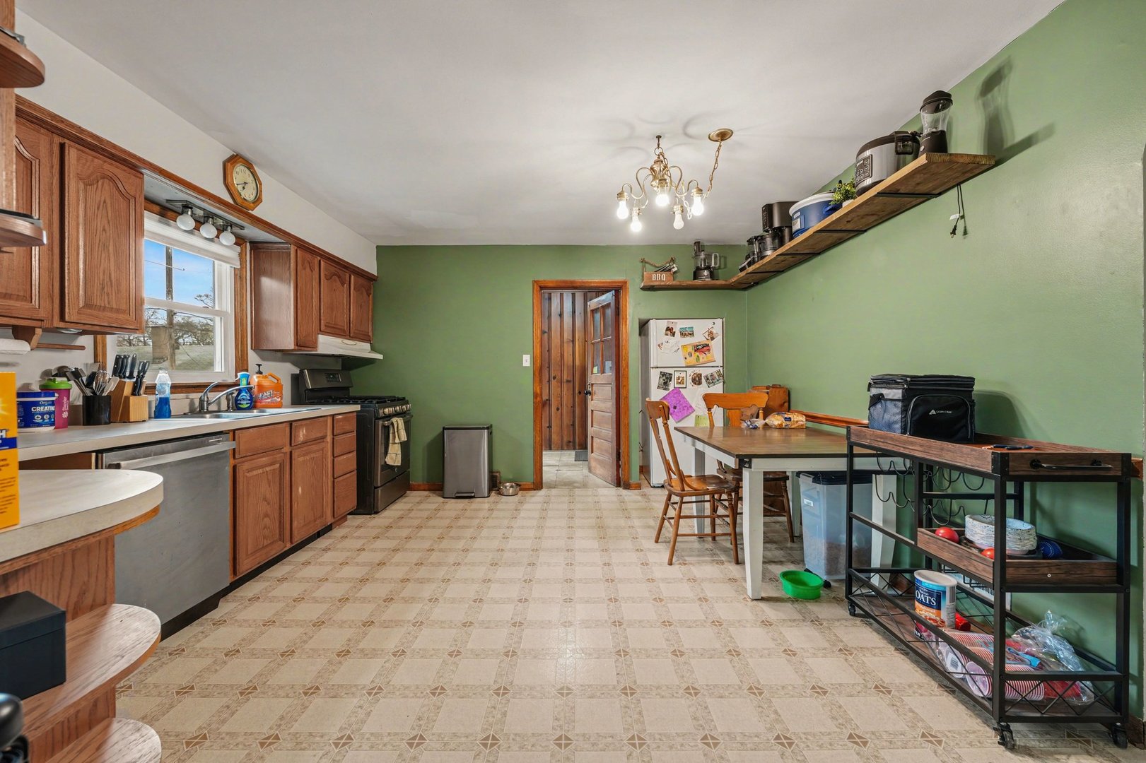 1999 Indiana Avenue, Lansing, IL 60438