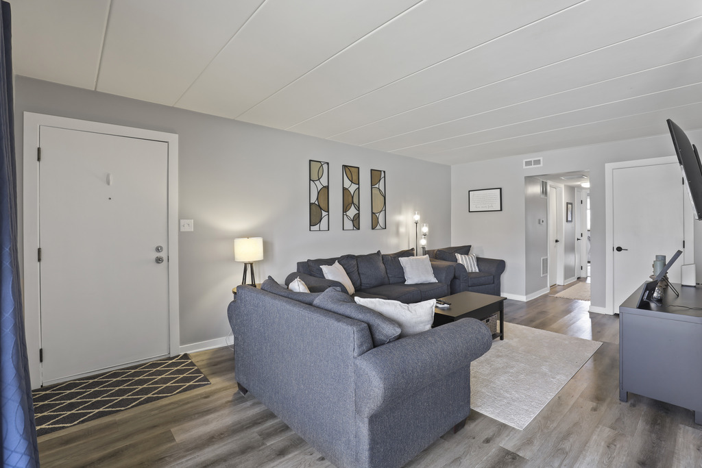 7301 Evergreen Drive #2B, Orland Park, IL 60462