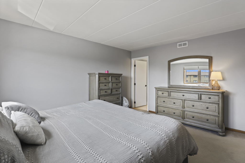 7301 Evergreen Drive #2B, Orland Park, IL 60462