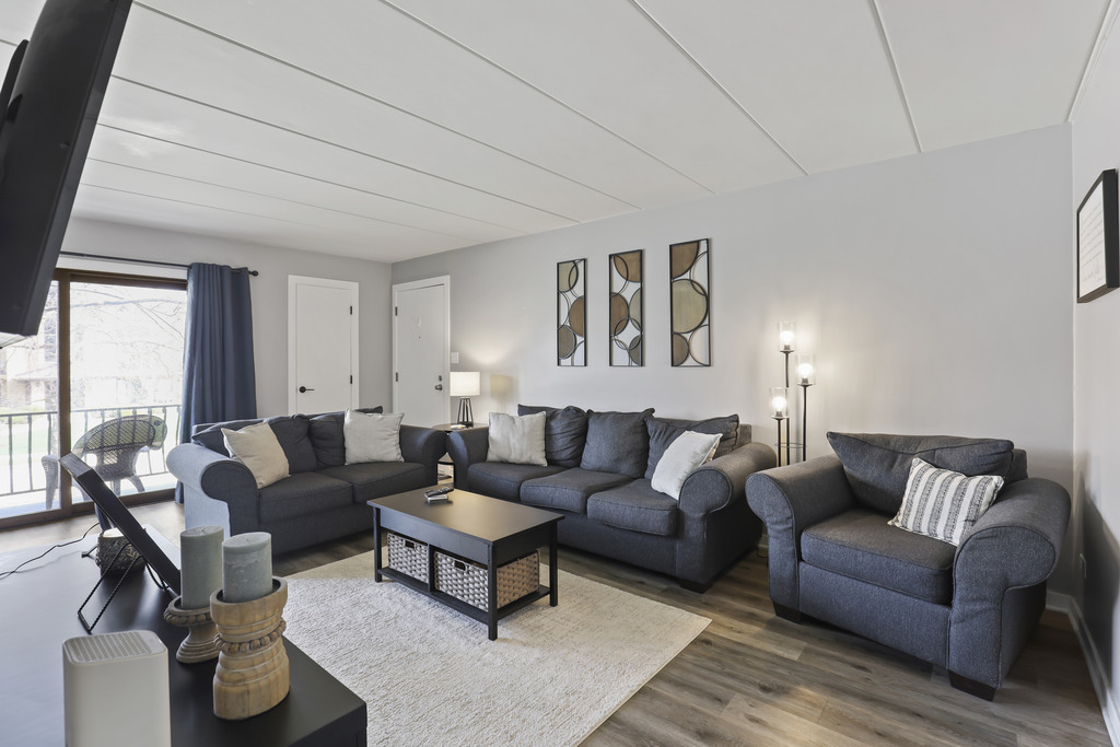 7301 Evergreen Drive #2B, Orland Park, IL 60462