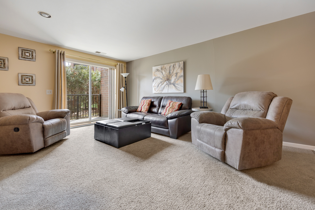 815 Leicester Road #114A, Elk Grove Village, IL 60007