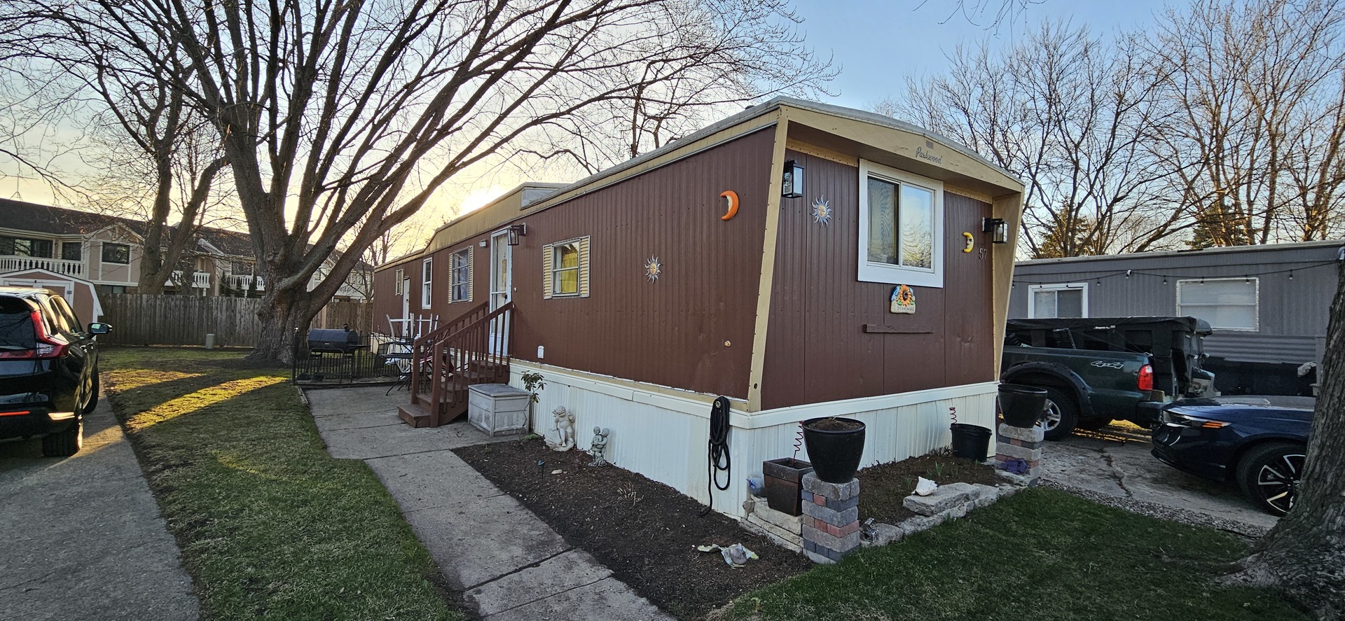 57 CURRICLE Road, Wheeling, IL 60090