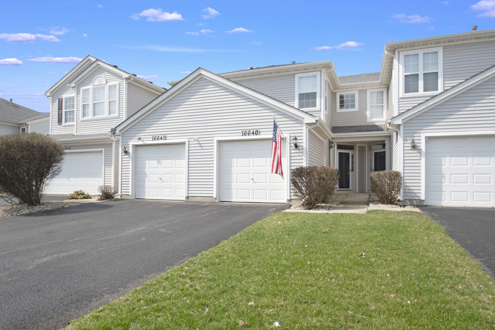 16640 S Windsor Lane, Lockport, IL 60441