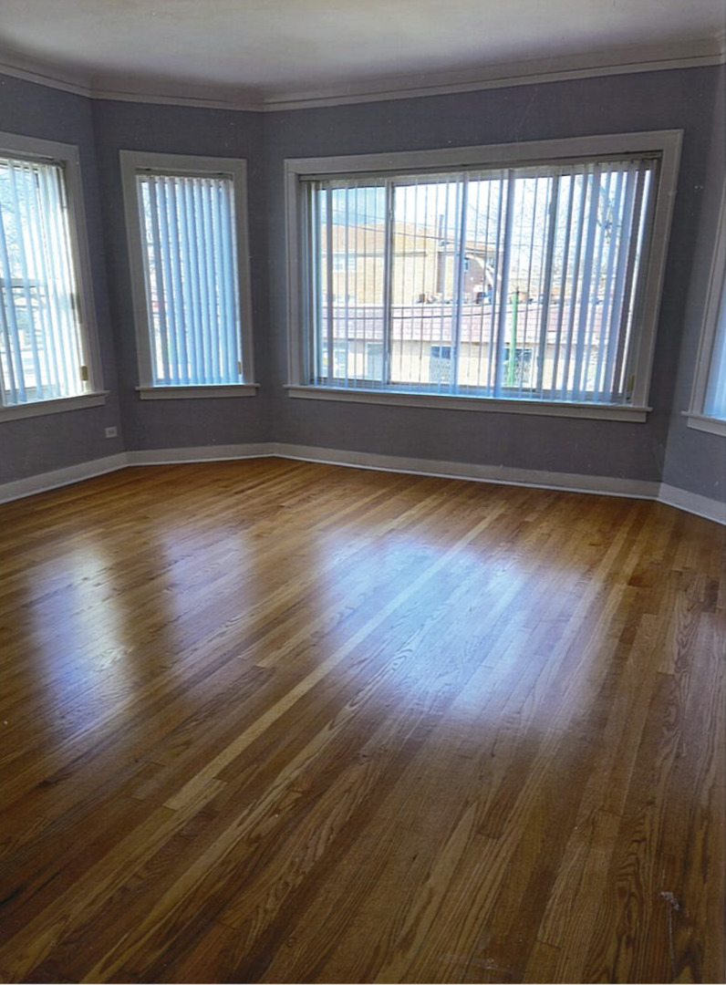 7847 S Paxton Avenue, Chicago, IL 60649