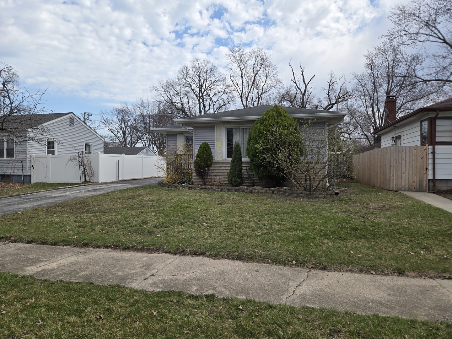 17909 Glen Oak Avenue, Lansing, IL 60438