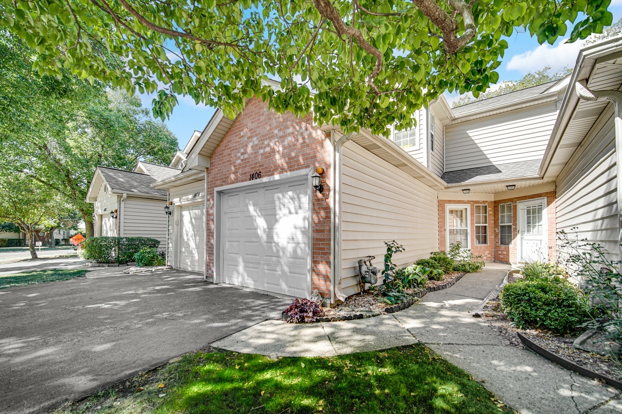 1406 Golfview Drive, Glendale Heights, IL 60139