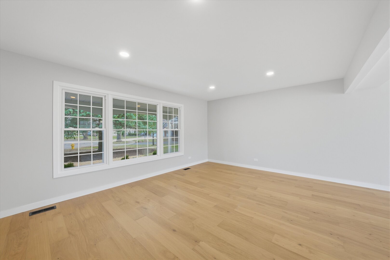 6S656 Avon Court, Naperville, IL 60540