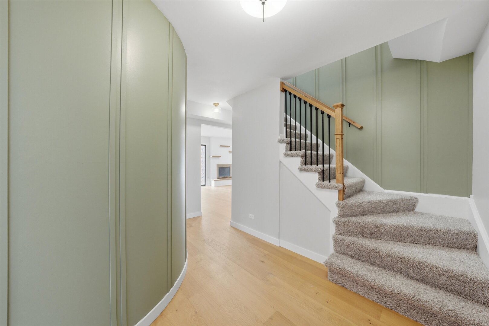 6S656 Avon Court, Naperville, IL 60540