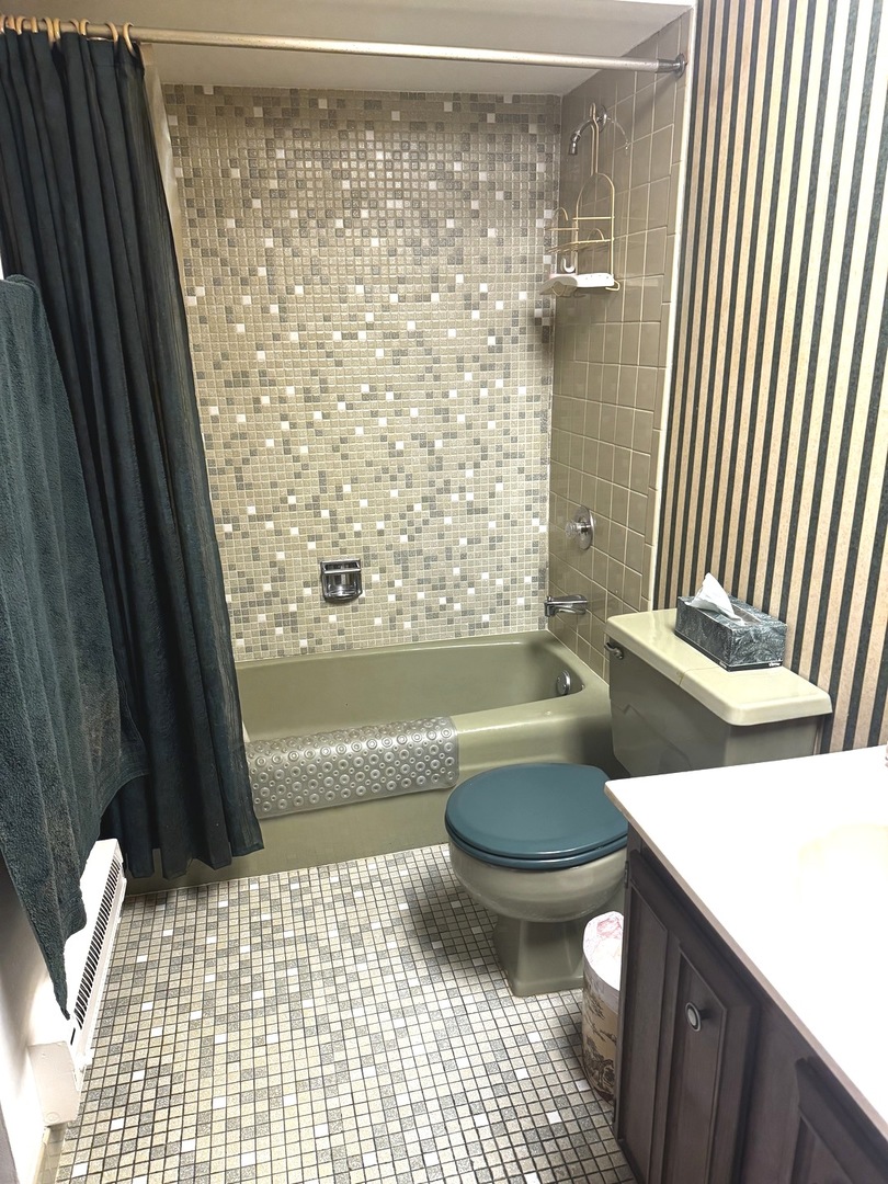 2333 N Neva Avenue #404C, Chicago, IL 60707