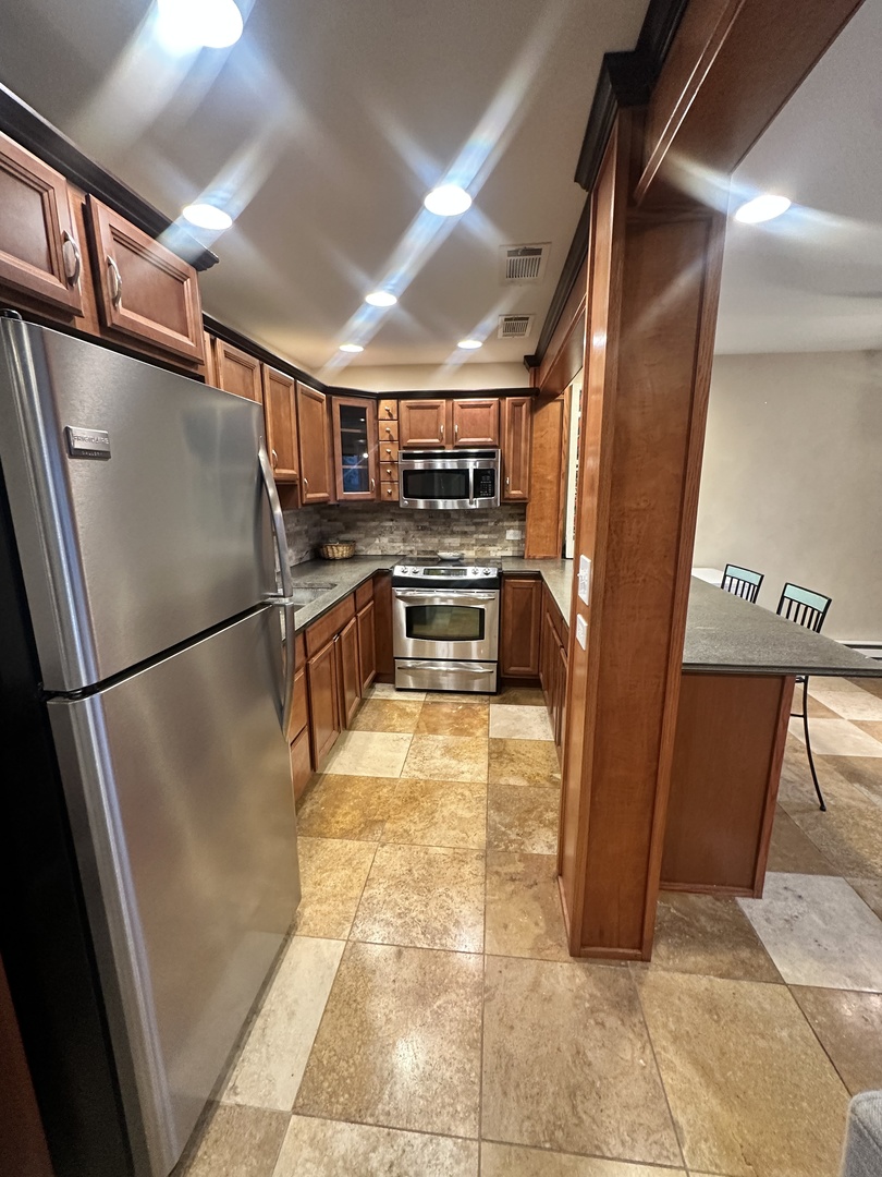 34 Montego Colony #1, Fox Lake, IL 60020