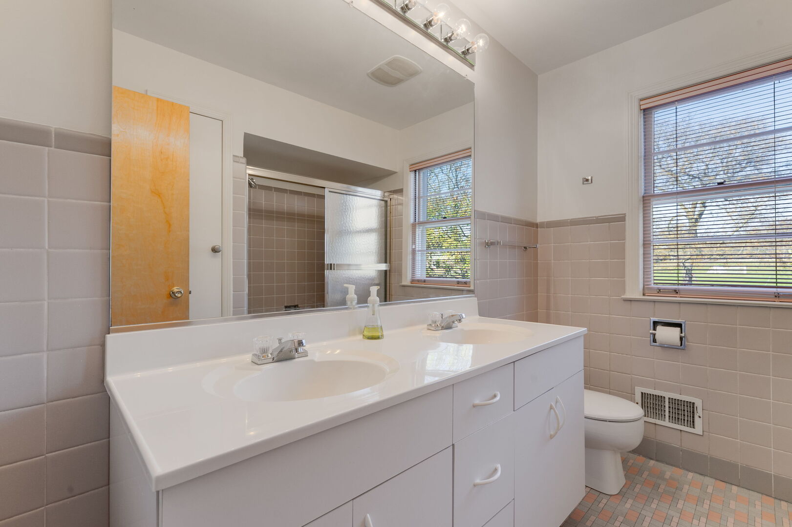 4700 Central Avenue, Western Springs, IL 60558