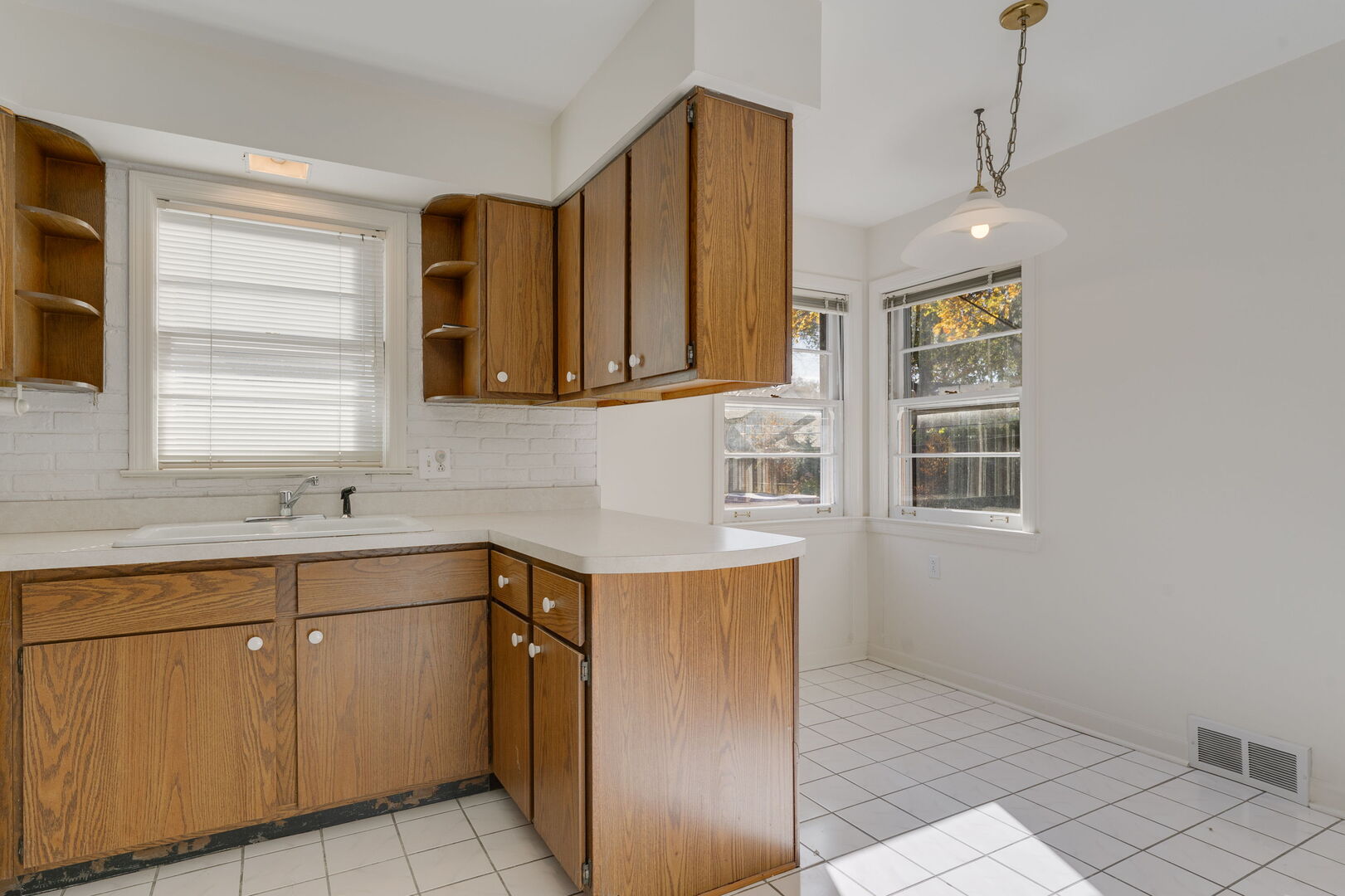 4700 Central Avenue, Western Springs, IL 60558