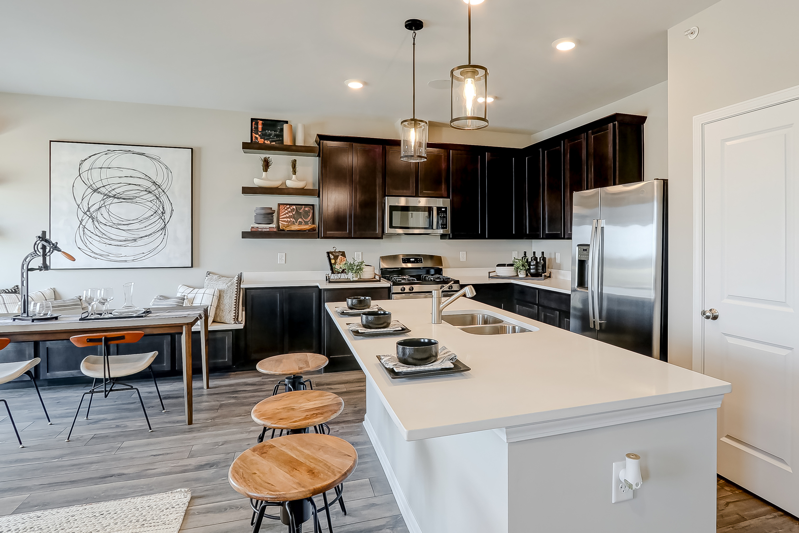 402 Comstock Road, South Elgin, IL 60177