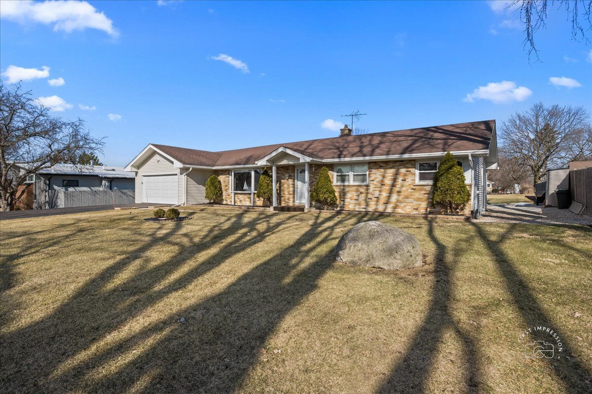 27W285 Bauer Road, Naperville, IL 60563