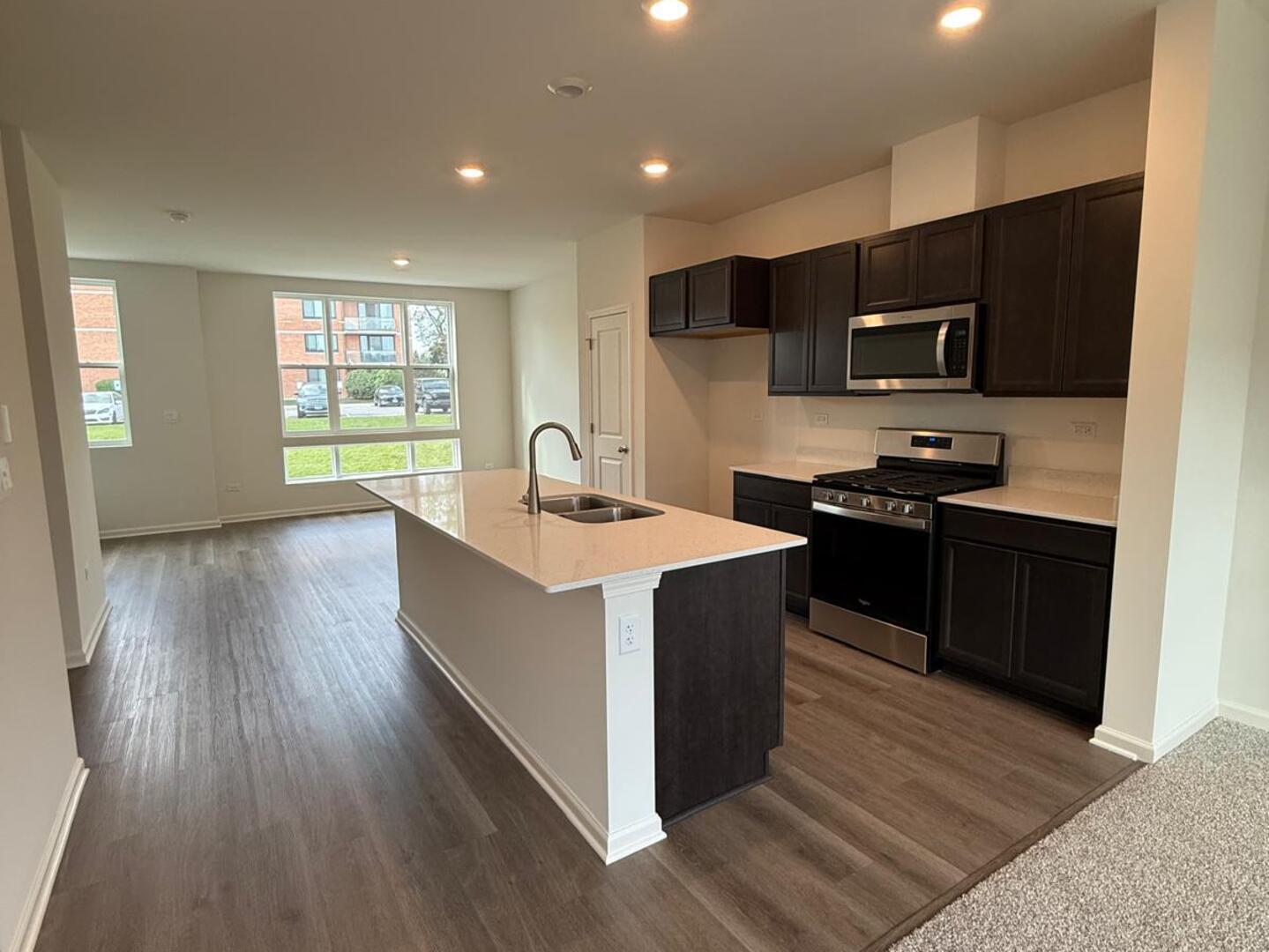 347 Summit Circle, Lombard, IL 60148