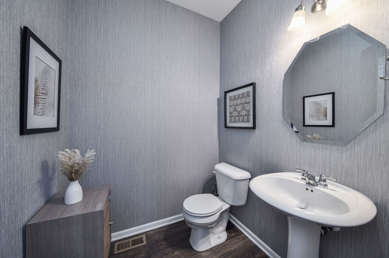 3S602 Everton Drive, Warrenville, IL 60555