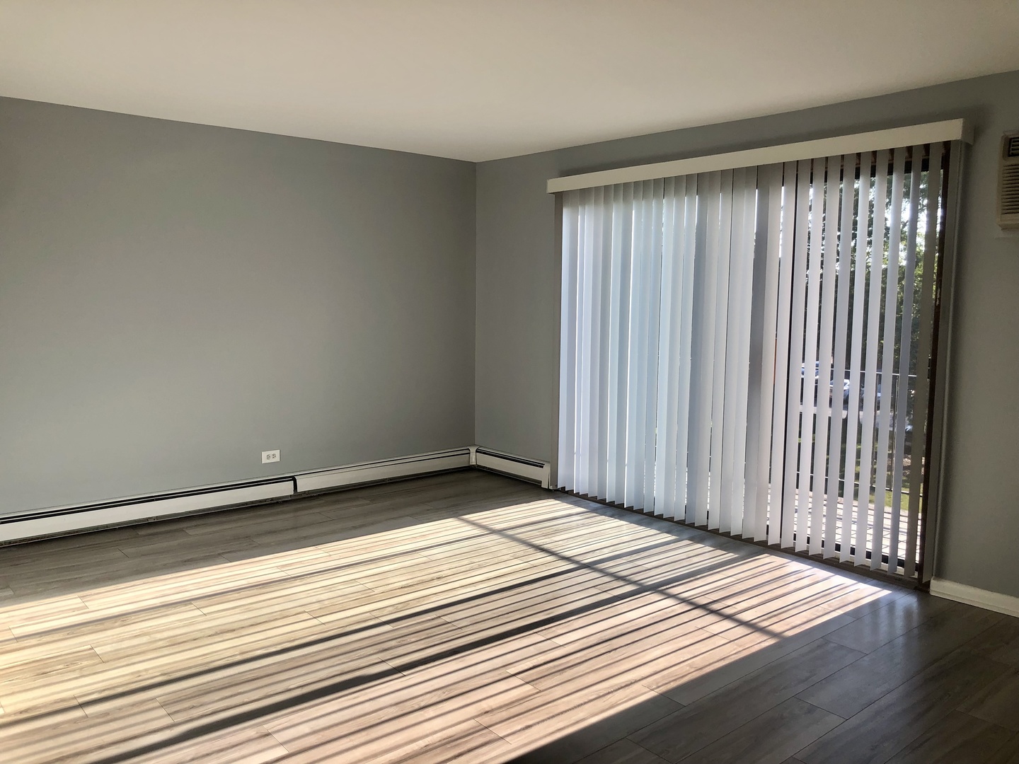 624 W 65th Street #6, Westmont, IL 60559