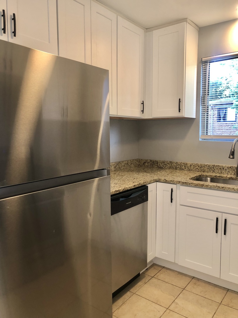 624 W 65th Street #6, Westmont, IL 60559